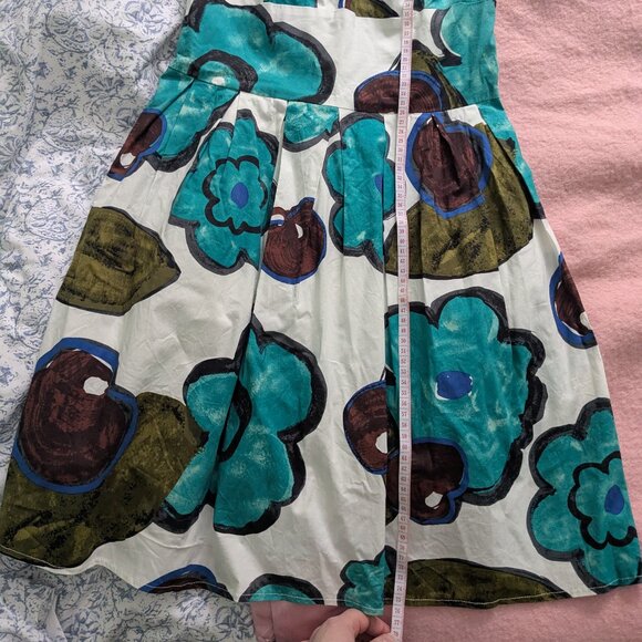 Large Flower Printed Dress - Picture 5 of 6